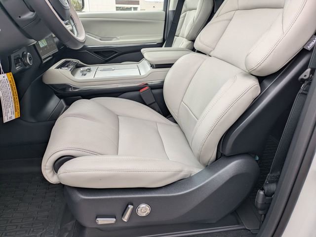 New 2026 Lincoln Navigator Reserve AWD/4WD image 10