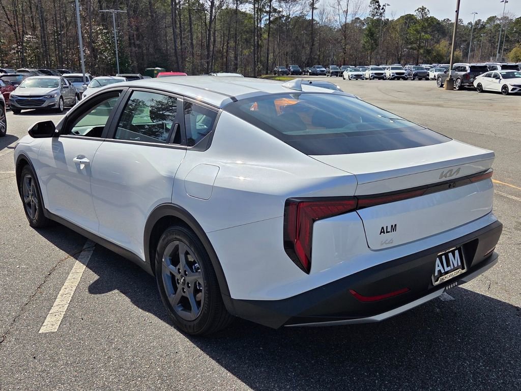Used 2025 Kia K4 LXS image 8