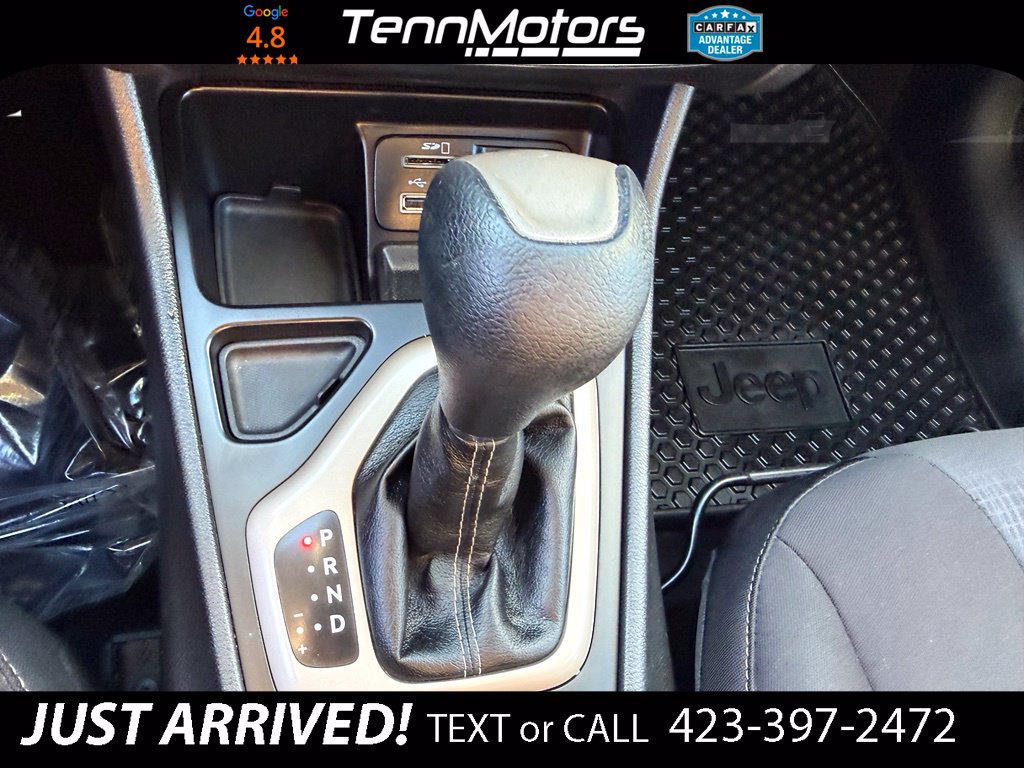 Used 2015 Jeep Cherokee Latitude w/ Comfort/Convenience Group FWD image 23