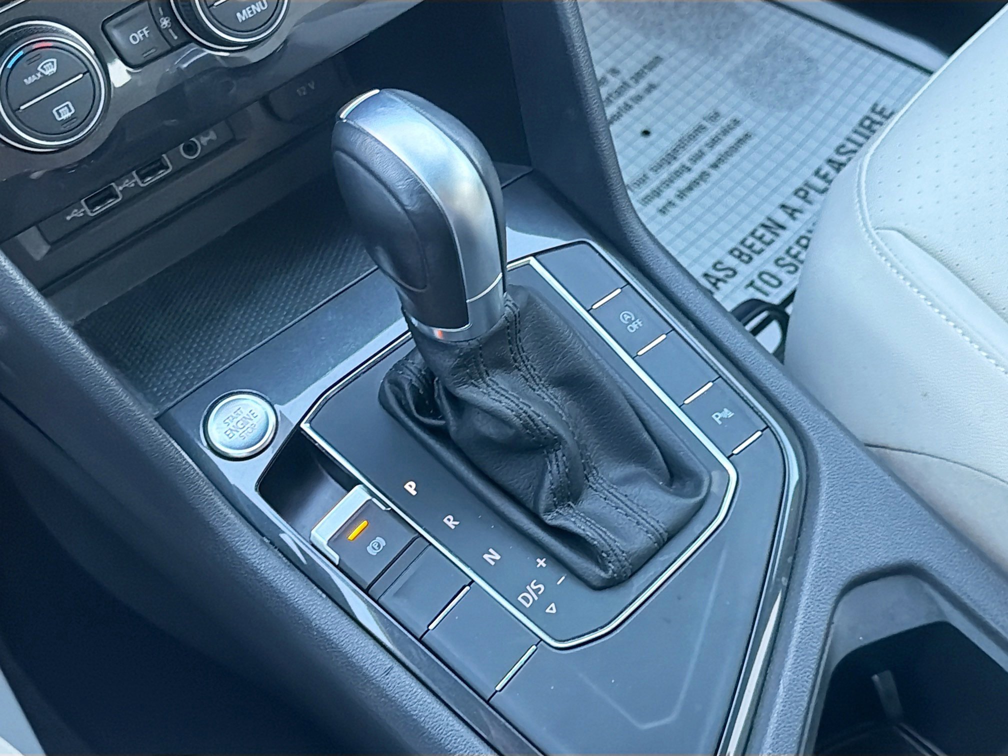 Used 2019 Volkswagen Tiguan SE image 29