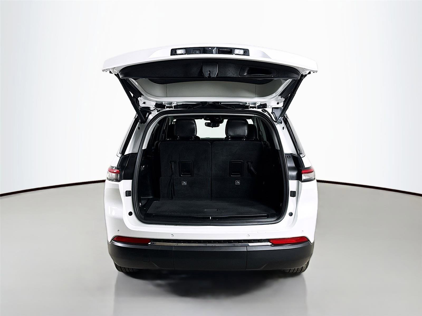 Used 2022 Jeep Grand Cherokee L Limited image 25