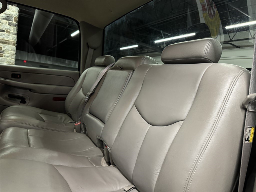 Used 2005 GMC Sierra 3500 SLT w/ Heavy-Duty Power Package AWD/4WD image 26