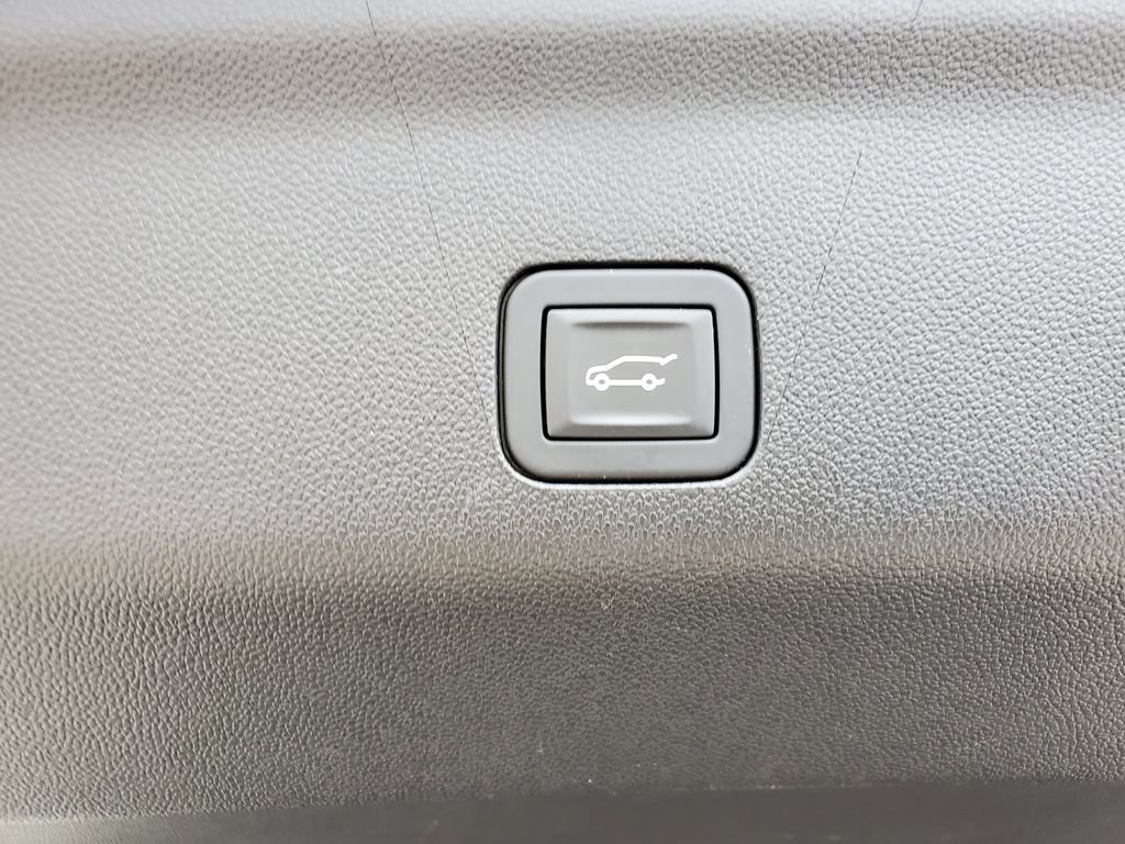 Certified 2025 Cadillac Escalade ESV Premium Luxury w/ Touring Package AWD/4WD image 46