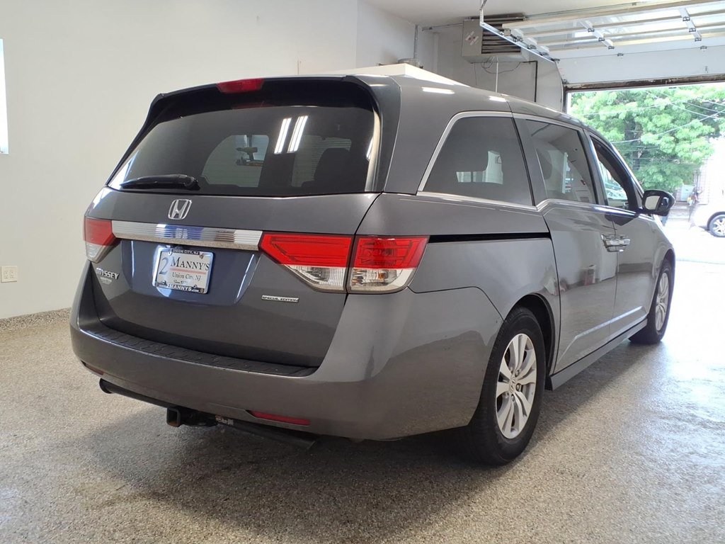 Used 2016 Honda Odyssey SE image 4