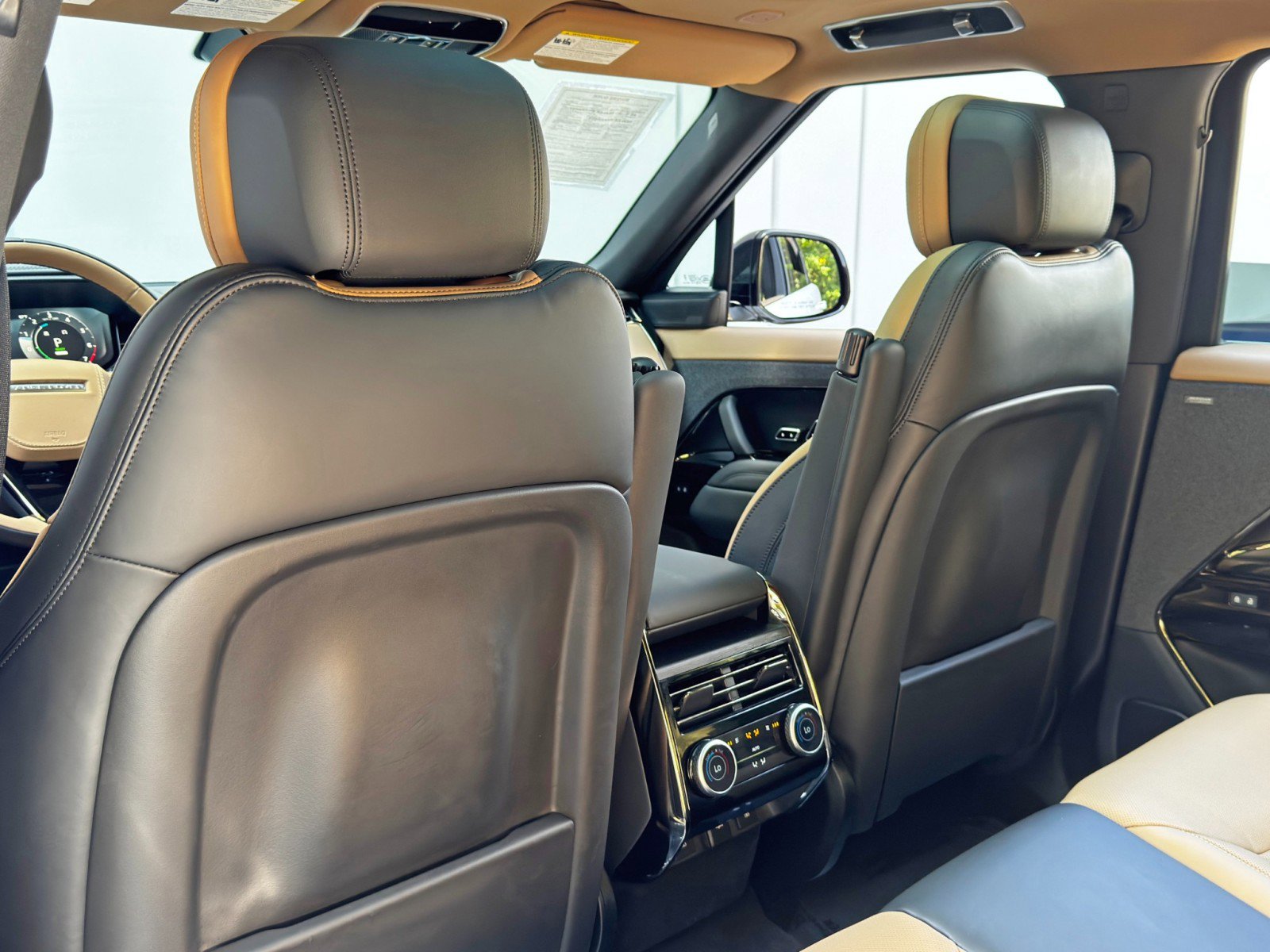 Used 2024 Land Rover Range Rover Sport Autobiography image 42