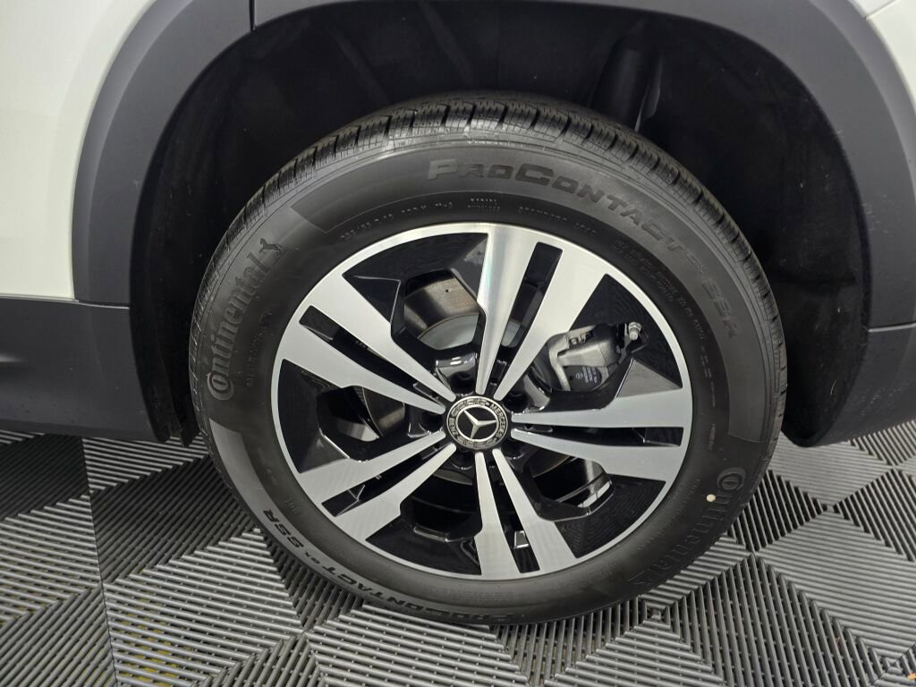 Used 2025 Mercedes-Benz GLB 250 4MATIC image 20