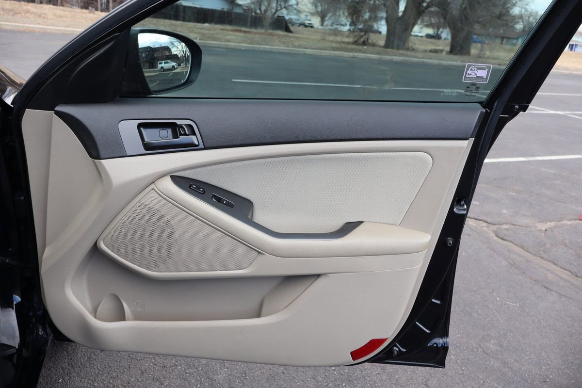 Used 2013 Kia Optima LX image 26