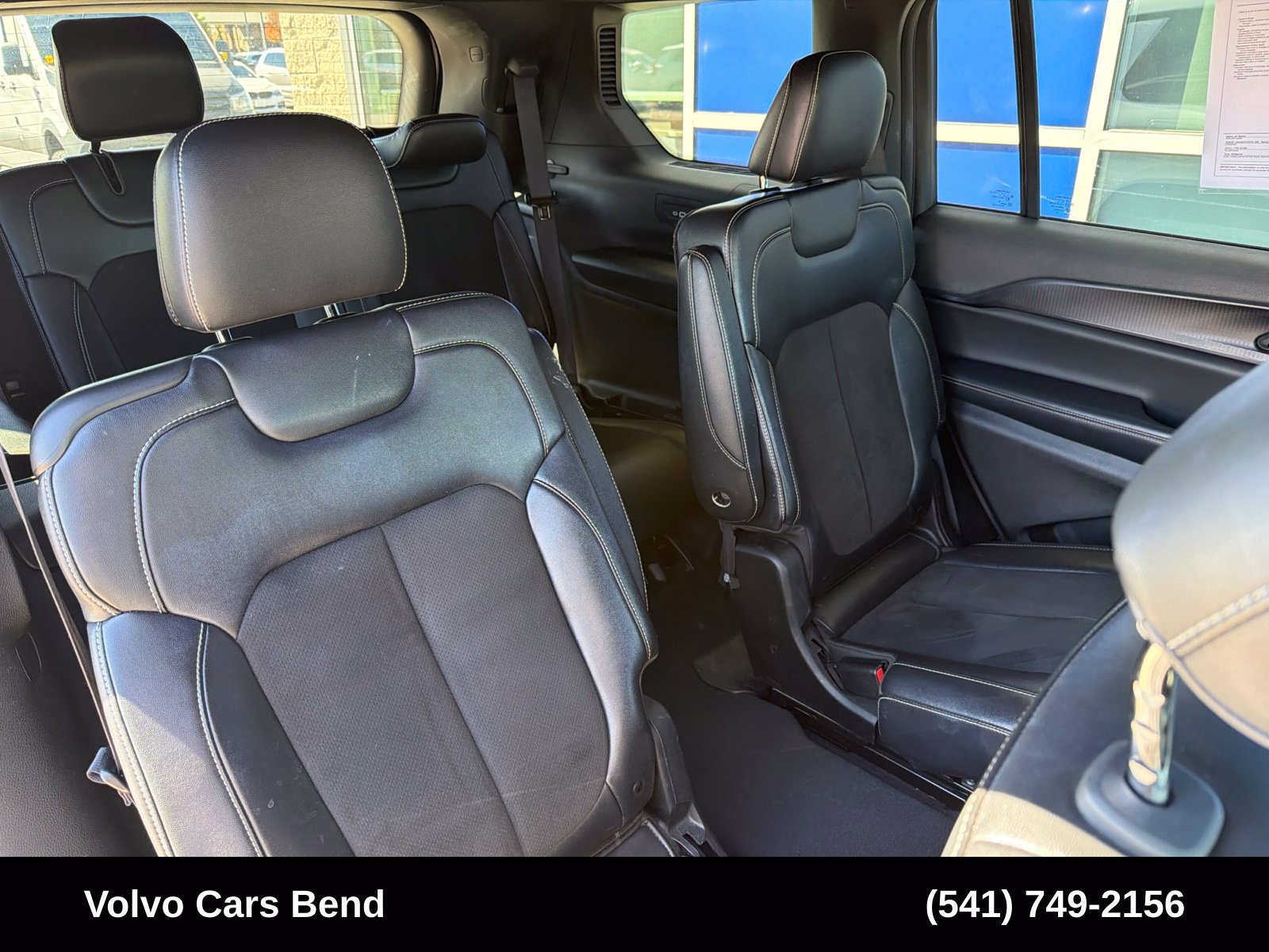 Used 2023 Jeep Grand Cherokee L Laredo AWD/4WD image 24
