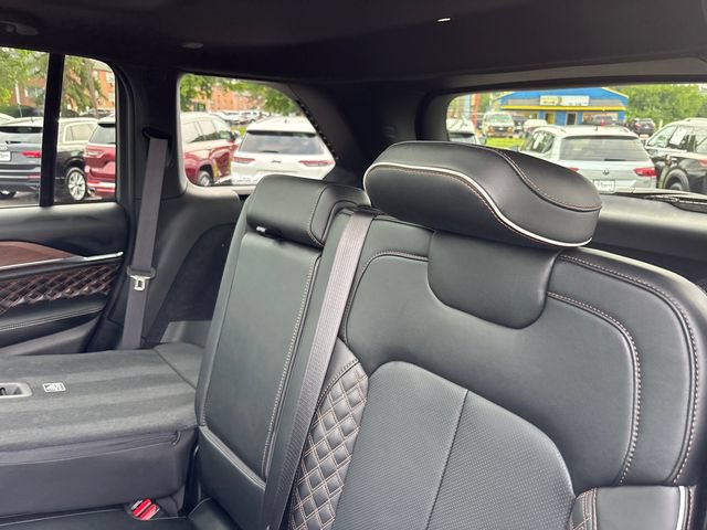 Used 2025 Jeep Grand Cherokee Summit w/ Obsidian Package AWD/4WD image 8