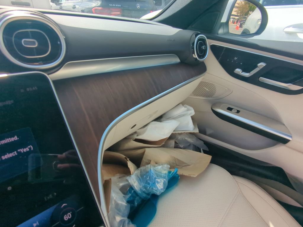 New 2025 Mercedes-Benz C 300 Sedan image 4