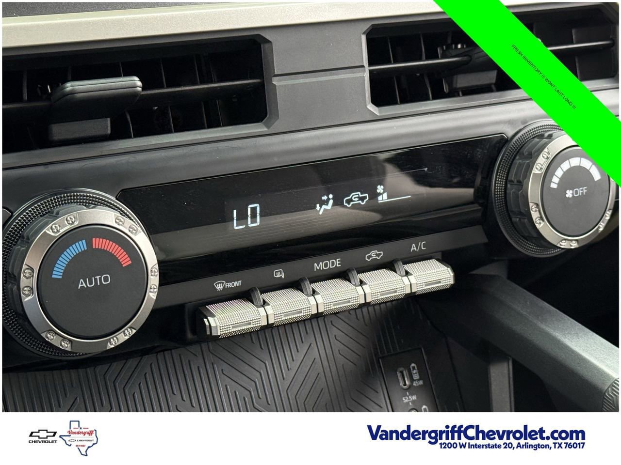 Used 2025 Toyota Tacoma TRD Sport AWD/4WD image 17