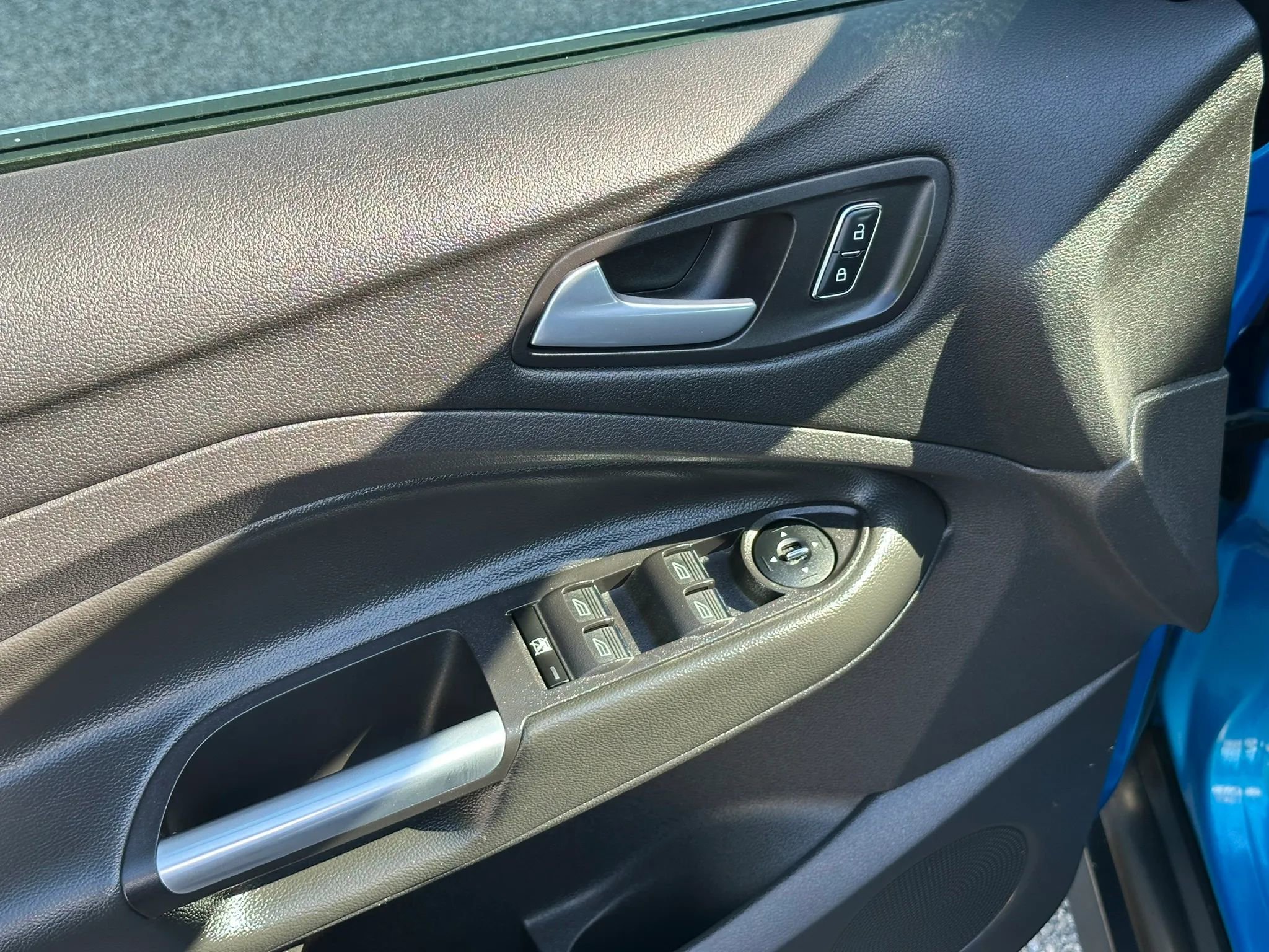 Used 2013 Ford C-MAX SEL FWD image 12