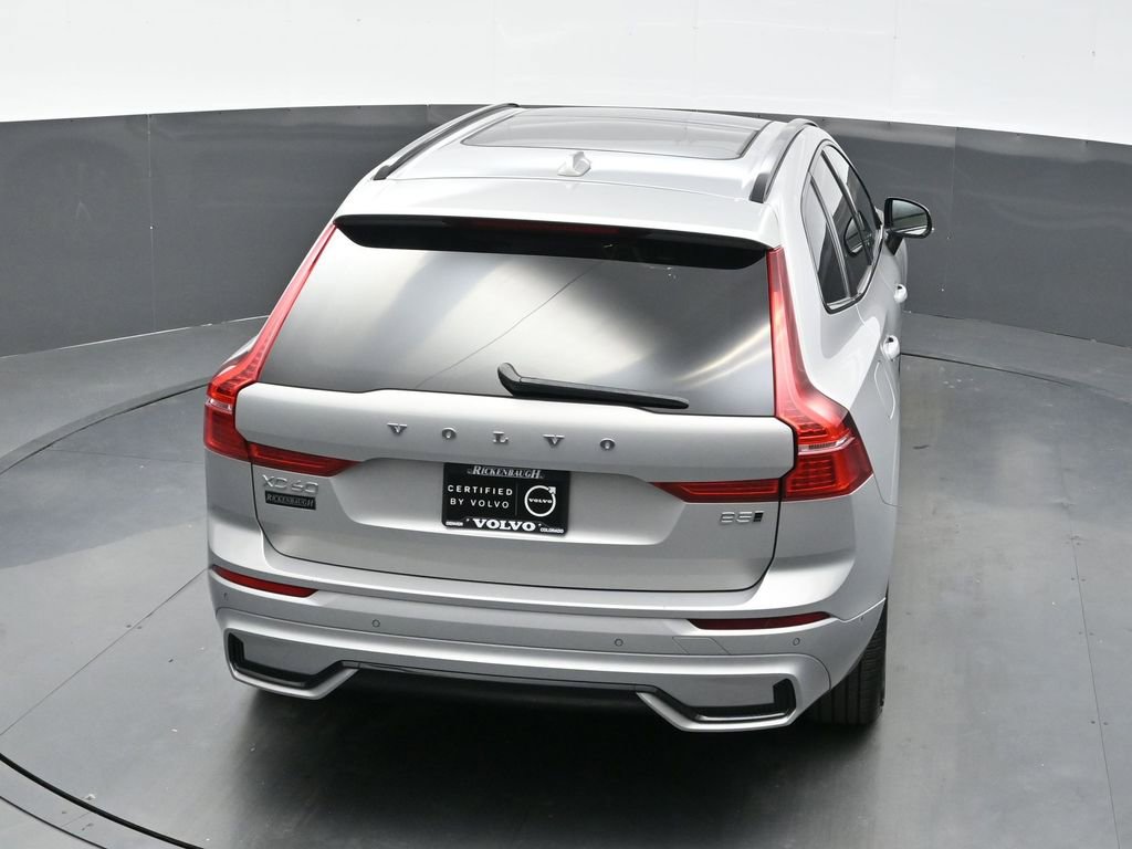 Used 2025 Volvo XC60 B5 Plus image 27