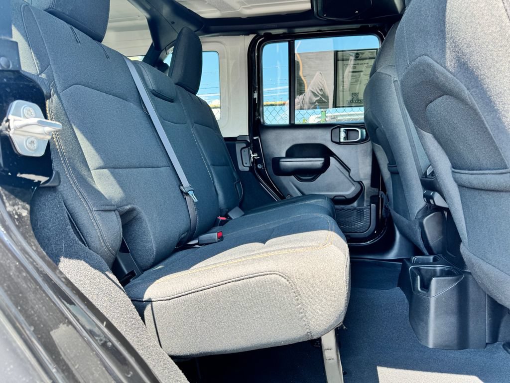Used 2024 Jeep Wrangler Unlimited Sport AWD/4WD image 14