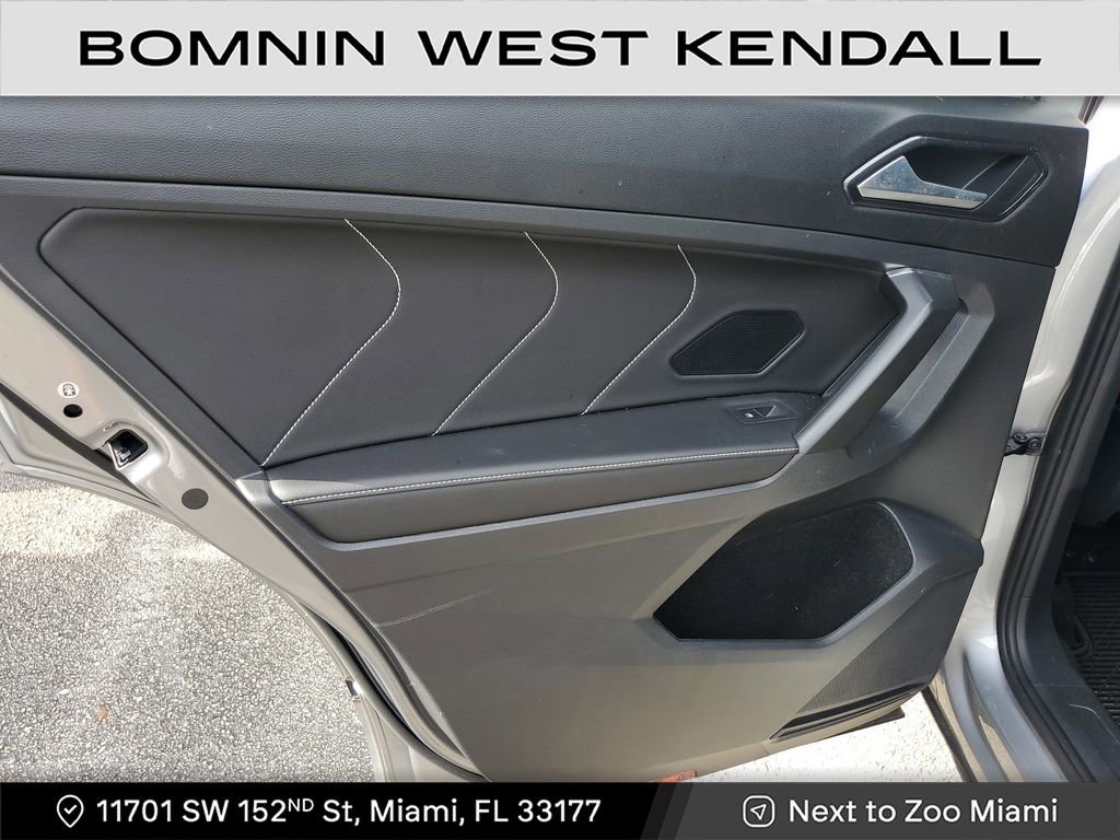 Used 2022 Volkswagen Tiguan SE R-Line image 17