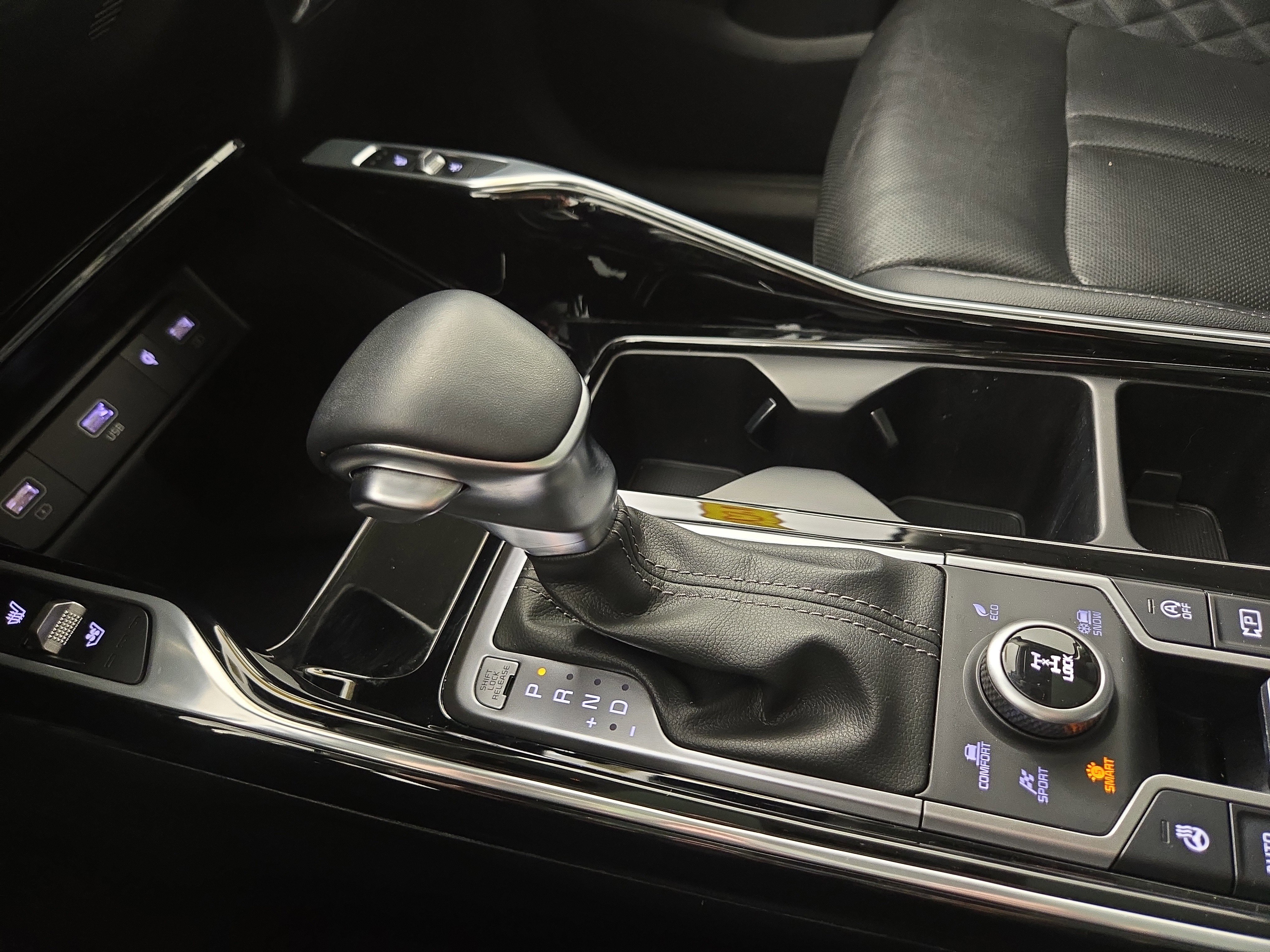 Used 2023 Kia Sorento SX image 26