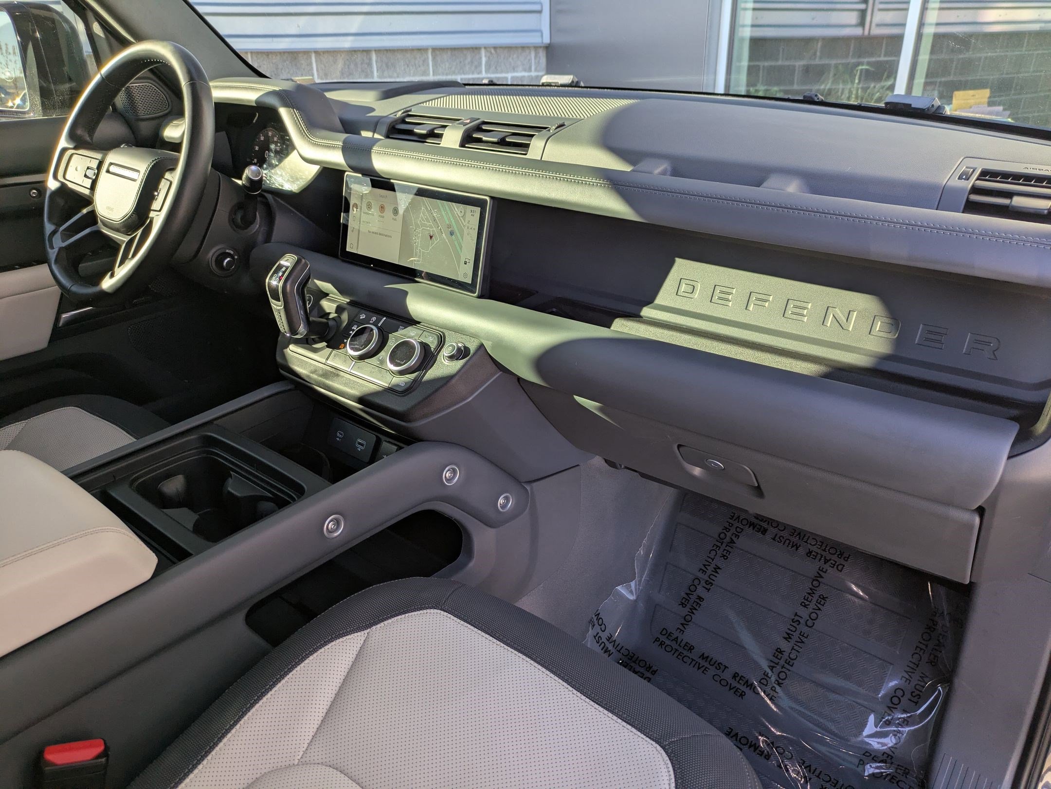 Used 2024 Land Rover Defender 110 X-Dynamic SE image 31