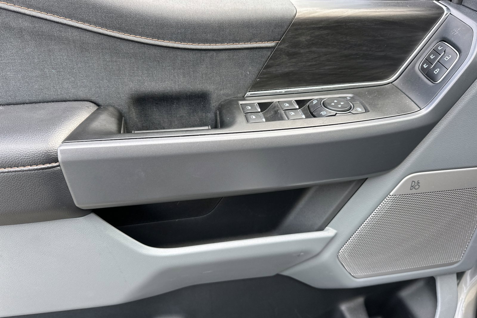 Used 2025 Ford F150 Lariat w/ Equipment Group 501A Mid image 10