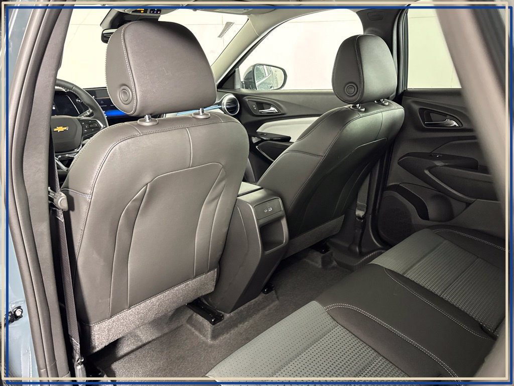 New 2026 Chevrolet Trax LT w/ LT Convenience Package FWD image 28