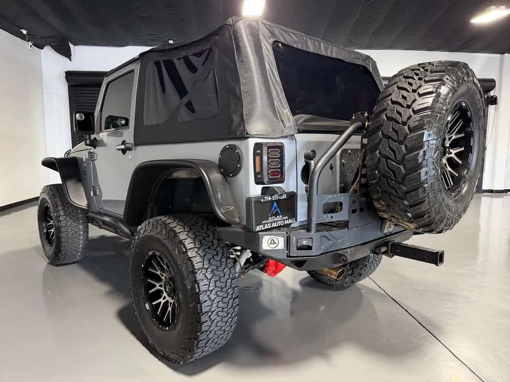 Used 2015 Jeep Wrangler Rubicon w/ Power Convenience Group AWD/4WD image 6