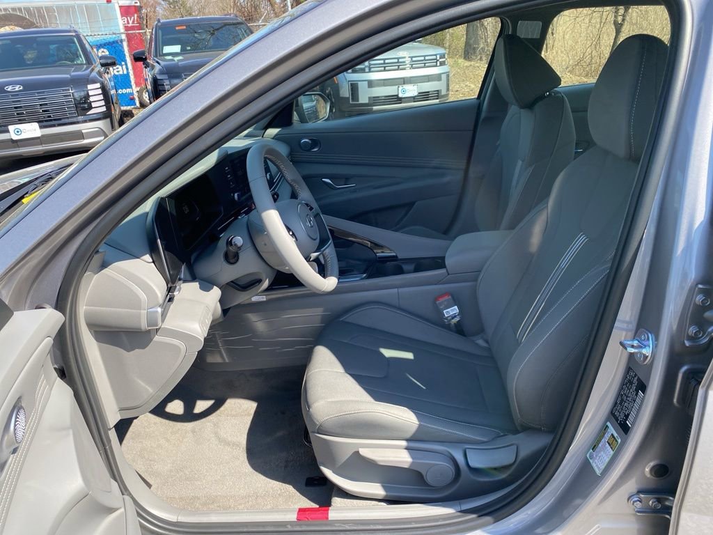 New 2026 Hyundai Elantra SEL Sport Premium FWD image 11