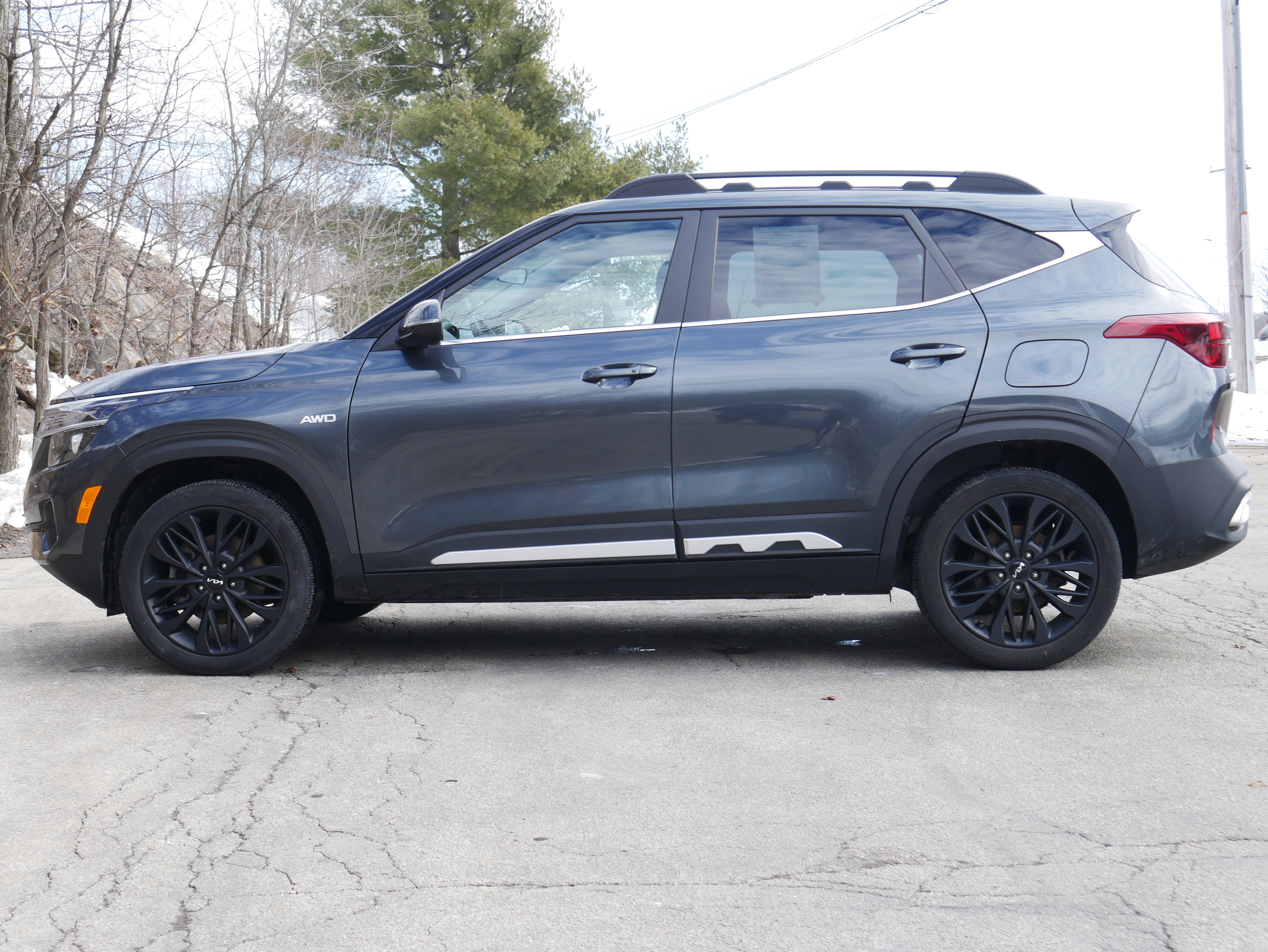 Certified 2023 Kia Seltos Nightfall Edition image 3