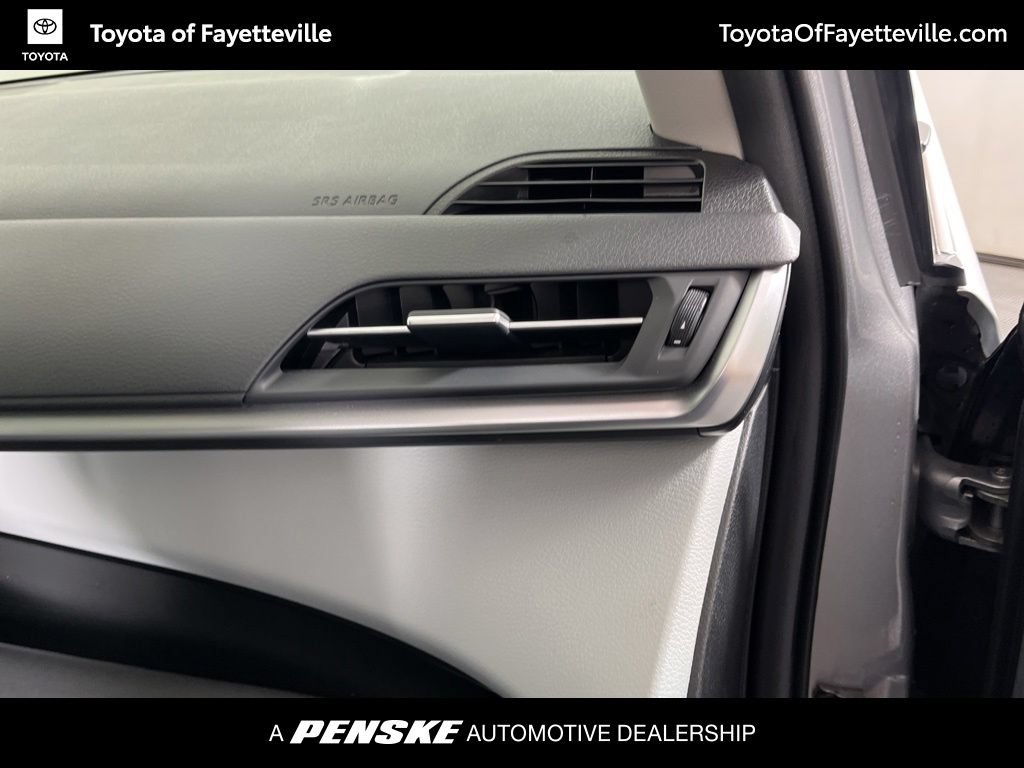 Certified 2025 Toyota Sienna XLE FWD image 23