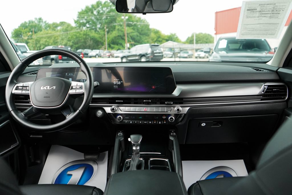 Used 2025 Kia Telluride S FWD image 9