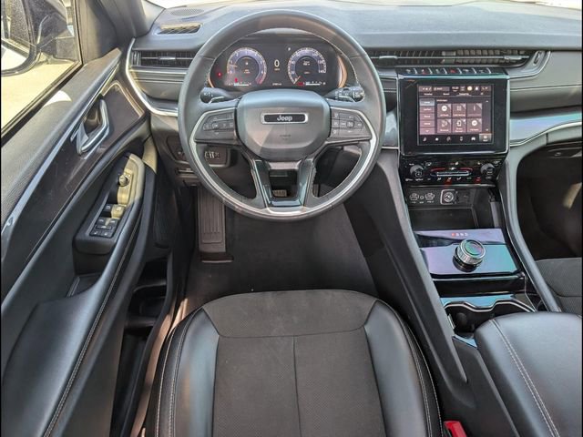 Used 2023 Jeep Grand Cherokee Altitude AWD/4WD image 8