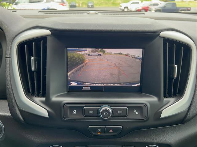Used 2024 GMC Terrain SLE w/ Driver Convenience Package FWD image 21