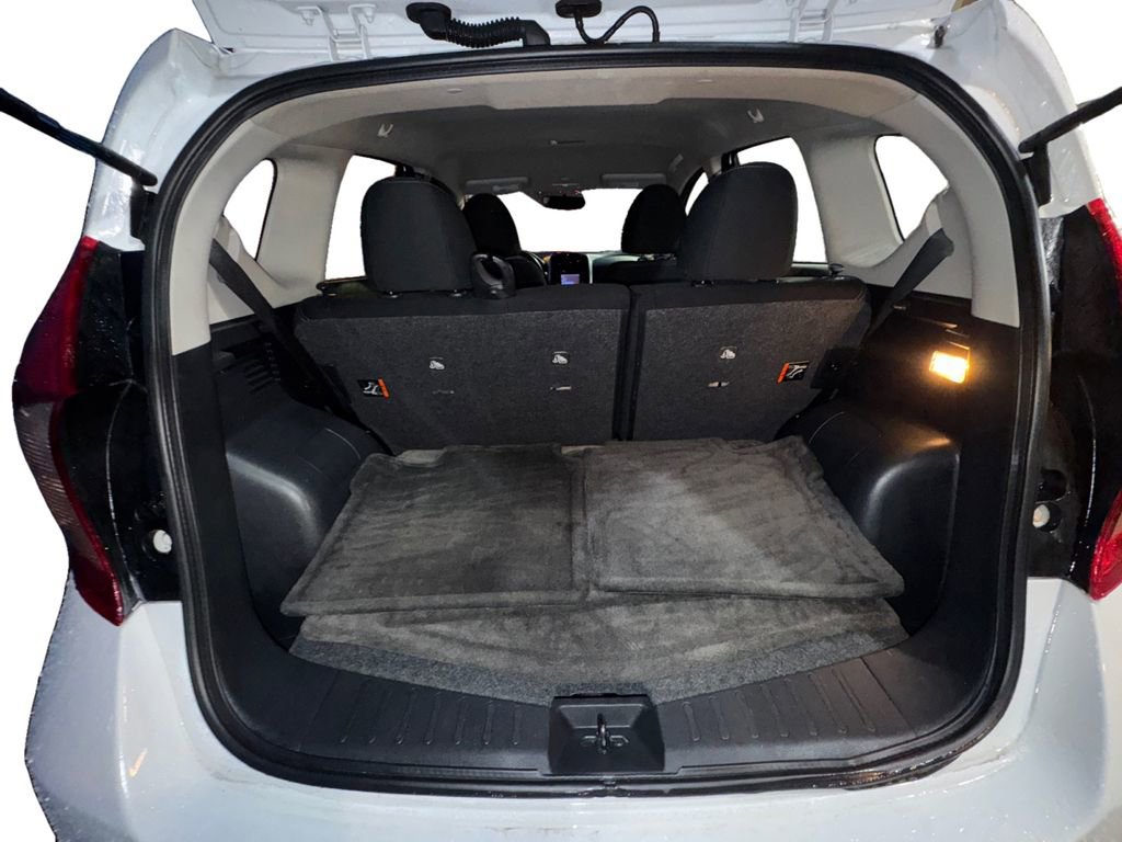 Used 2017 Nissan Versa Note SV image 18