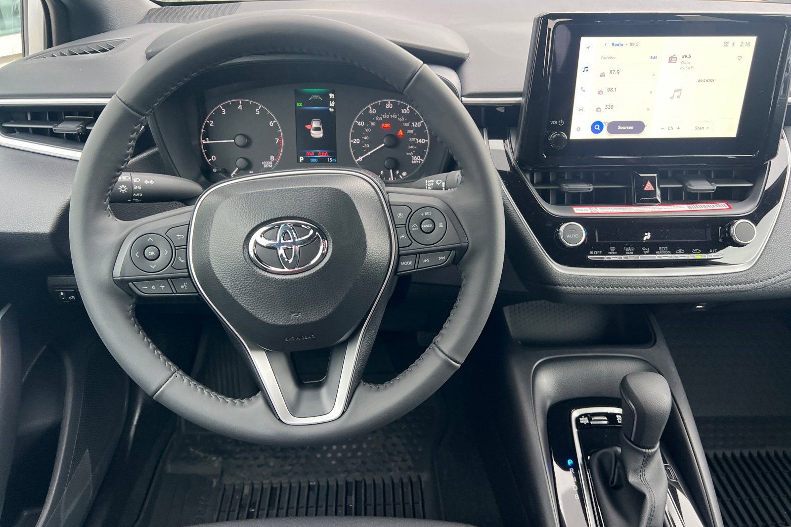 Used 2025 Toyota Corolla SE image 11