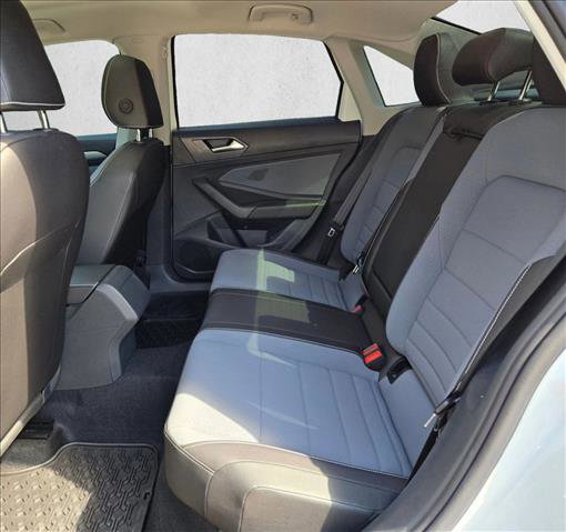 Used 2025 Volkswagen Jetta SE image 17