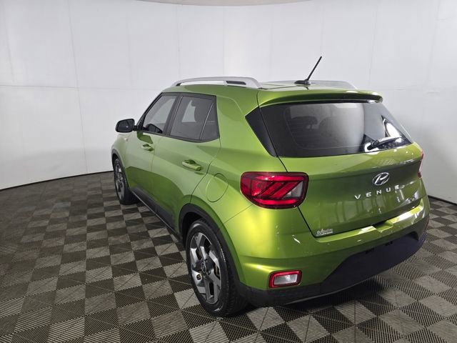 Used 2023 Hyundai Venue SEL image 7