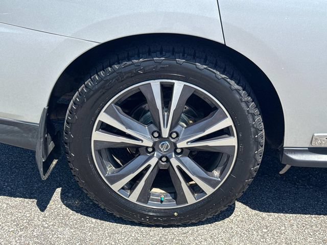 Used 2020 Nissan Pathfinder Platinum AWD/4WD image 12