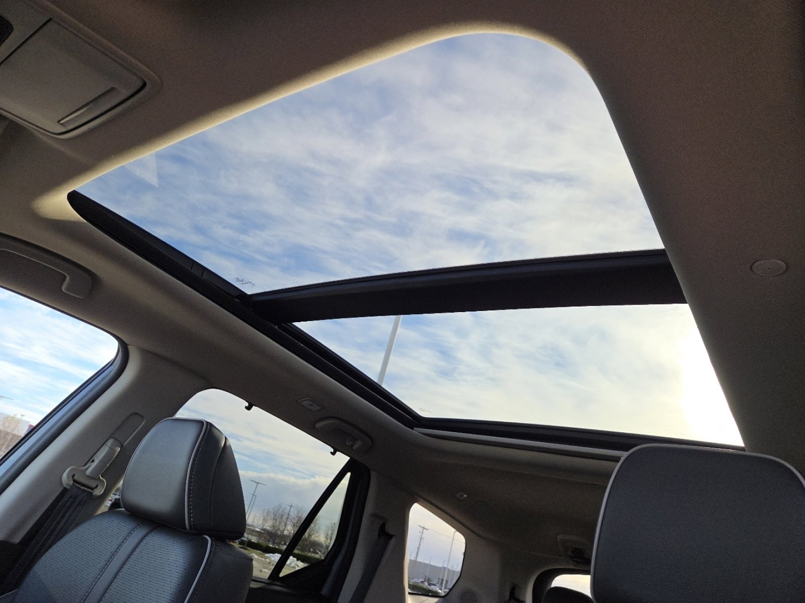 Used 2025 Honda Pilot Elite image 4