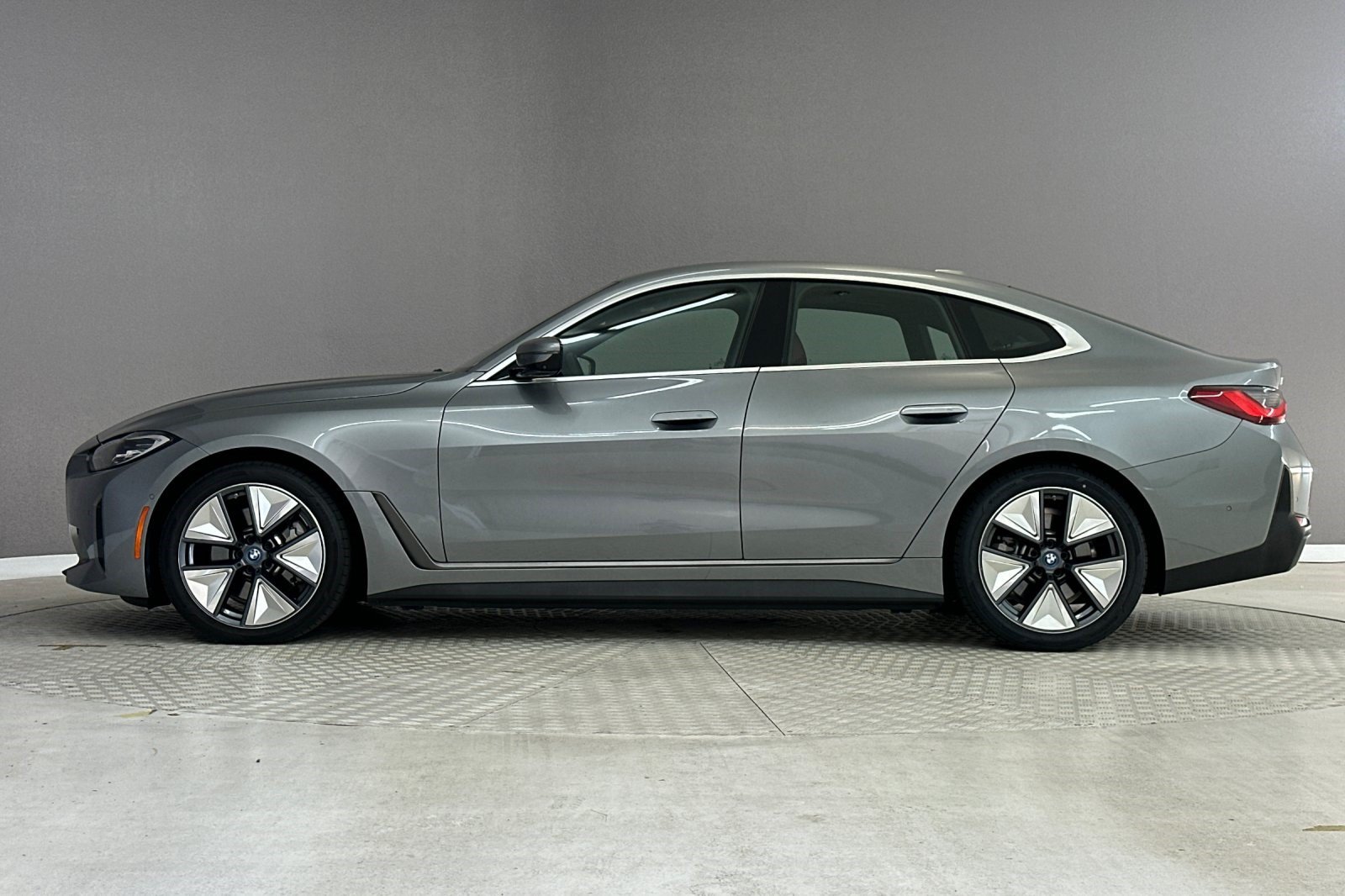 Certified 2024 BMW i4 eDrive40 w/ Premium Package RWD image 2