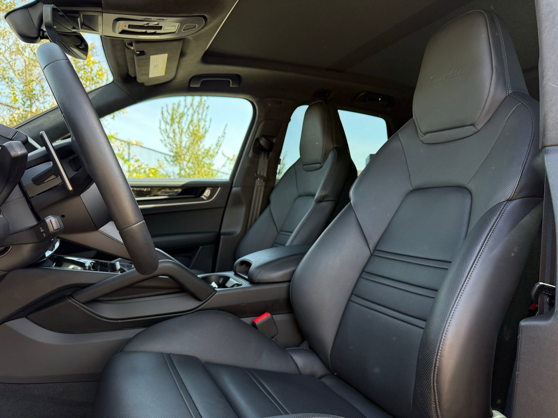 Certified 2025 Porsche Cayenne Turbo image 5