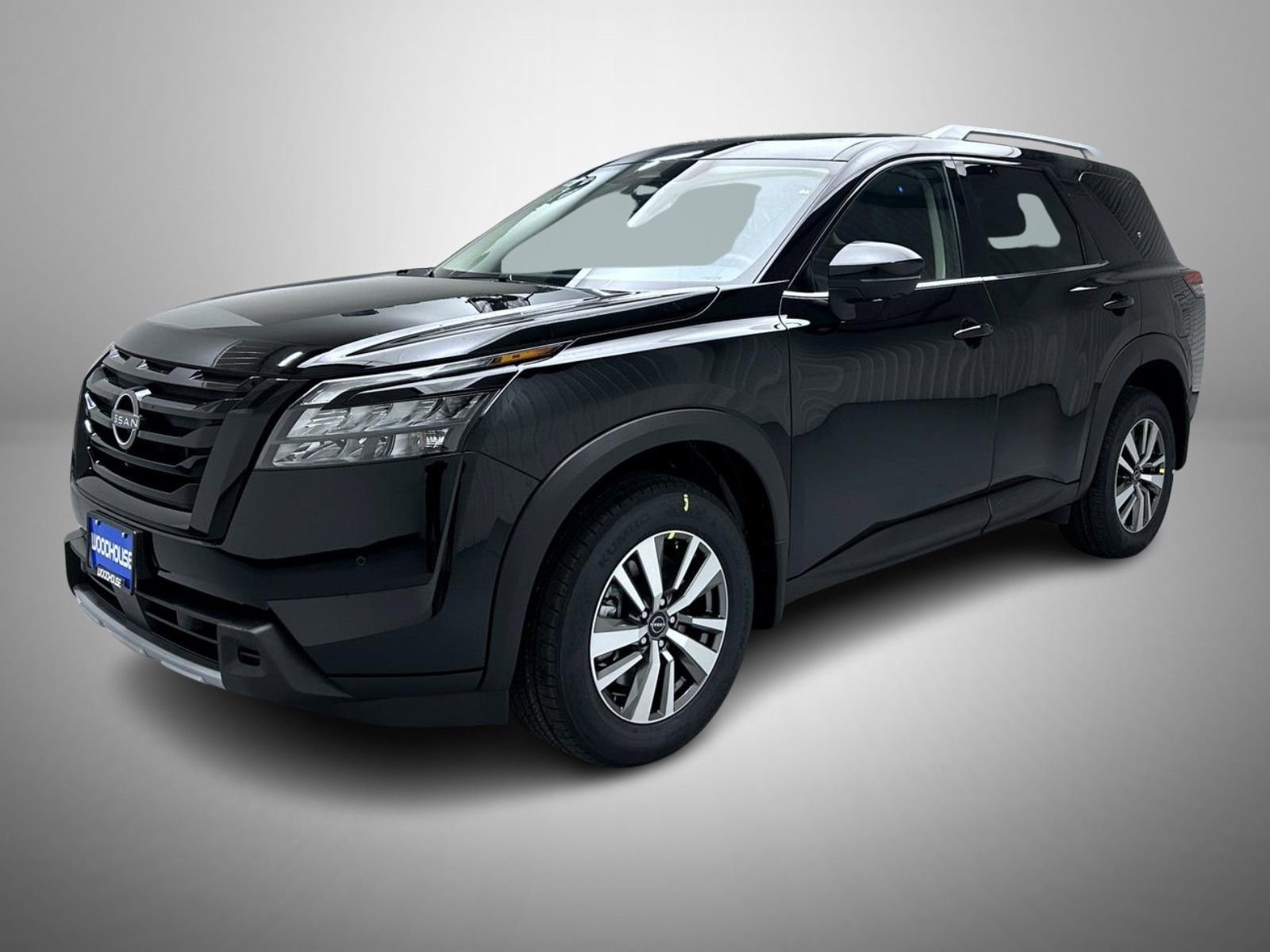 New 2025 Nissan Pathfinder SL w/ Black Appearance Package image 1