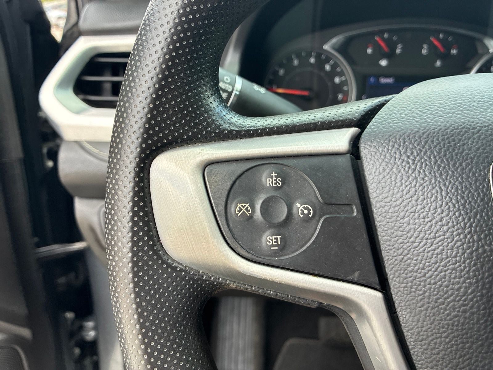 Used 2021 GMC Acadia SLE FWD image 27