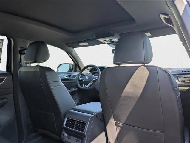 New 2026 Volkswagen Atlas Cross Sport SEL R-Line image 25