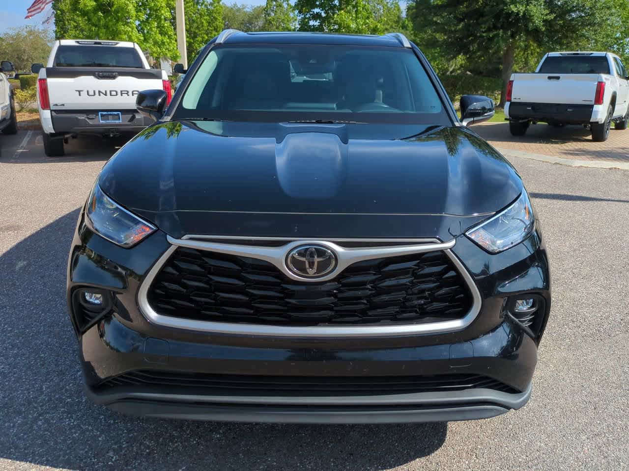 Used 2022 Toyota Highlander XLE FWD image 9
