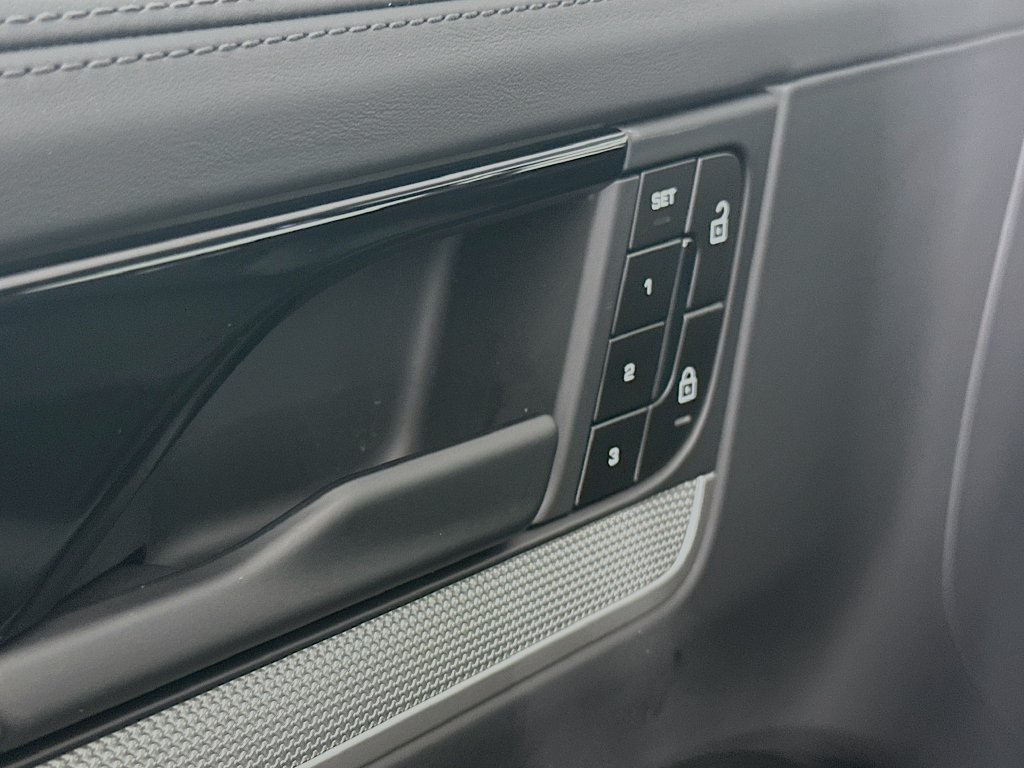 New 2026 Porsche Cayenne AWD/4WD image 20