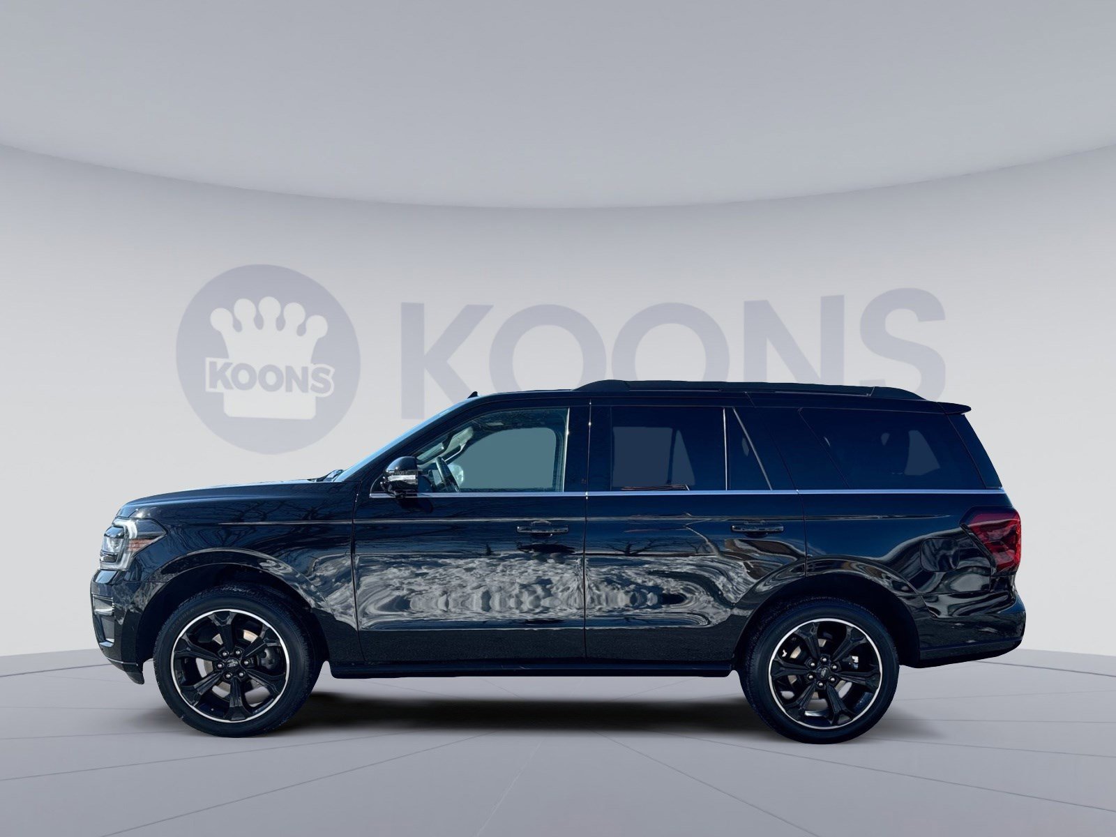 Used 2023 Ford Expedition Limited image 2