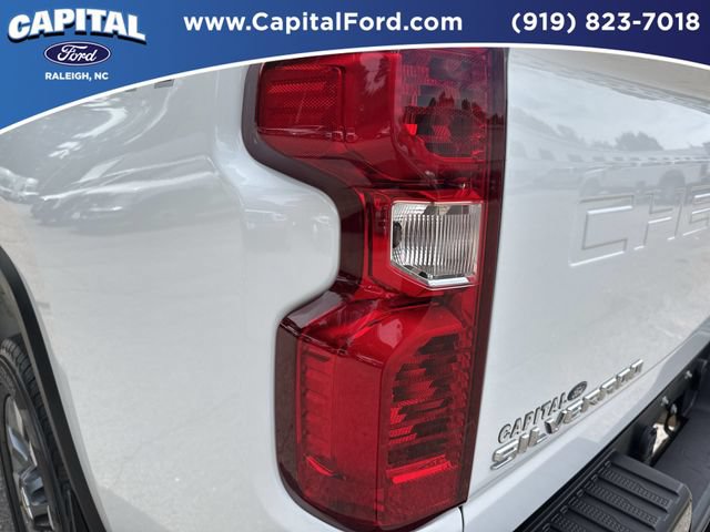 Used 2023 Chevrolet Silverado 2500 Custom w/ Custom Convenience Package AWD/4WD image 15