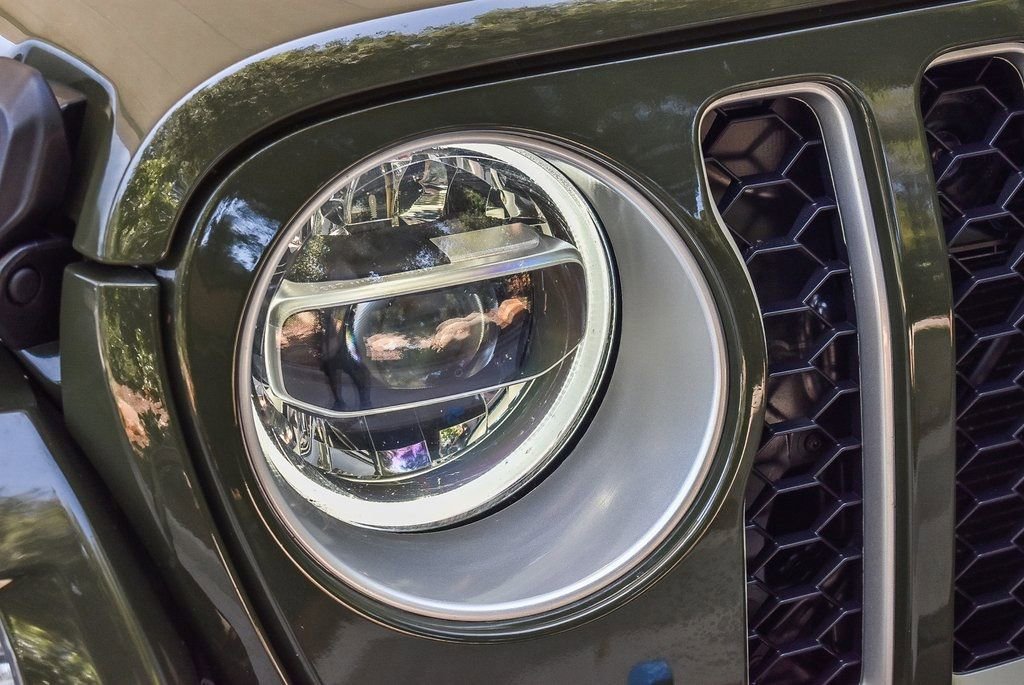 Used 2022 Jeep Wrangler Unlimited Sahara 4xe image 8