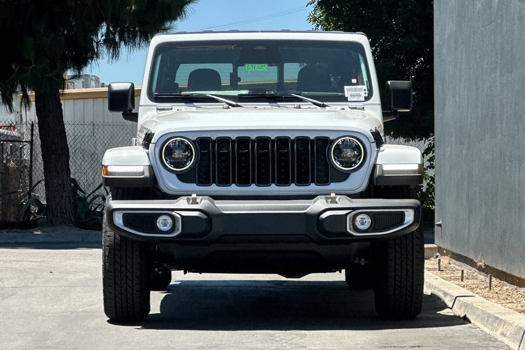 New 2026 Jeep Gladiator Sport AWD/4WD image 9