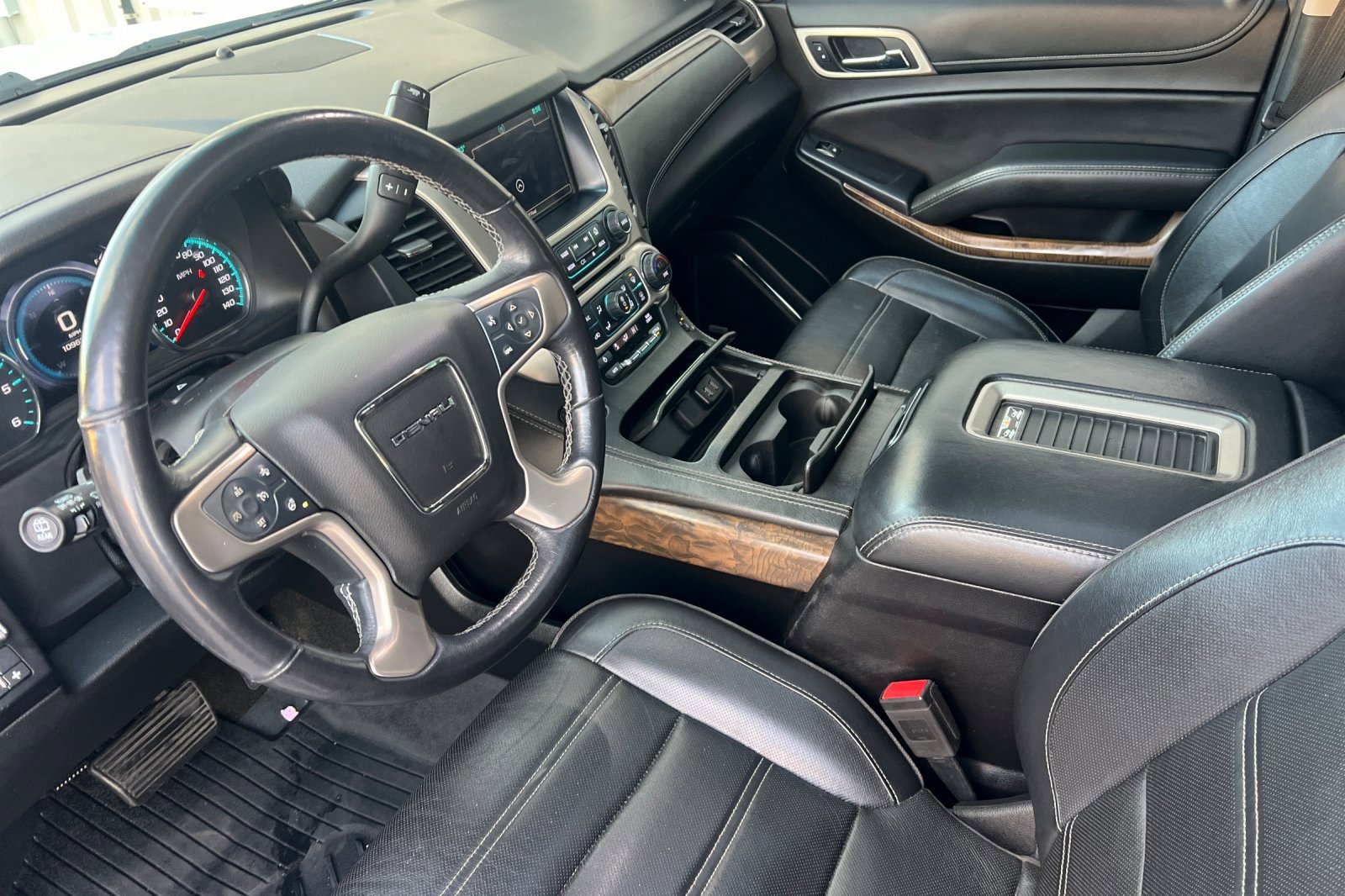 Used 2018 GMC Yukon XL Denali w/ Denali Ultimate Package image 11