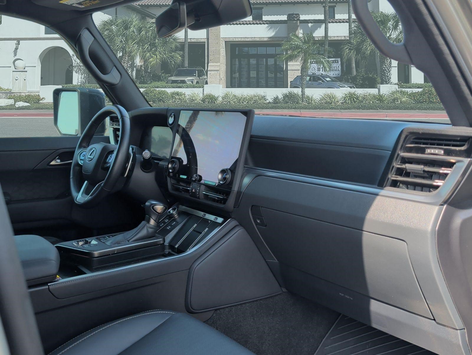 Certified 2025 Lexus GX 550 AWD/4WD image 30