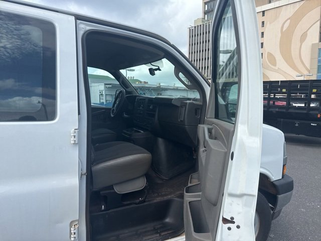 Used 2023 Chevrolet Express 2500 w/ Driver Convenience Package image 7